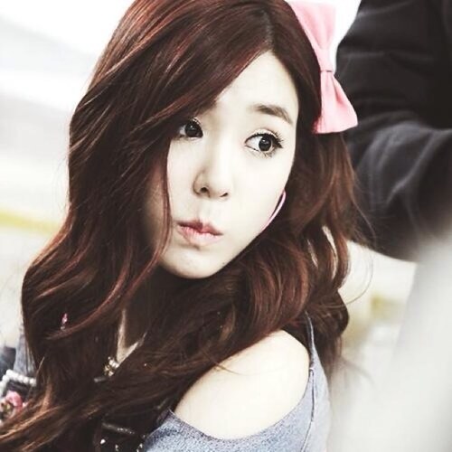 โย่วโย่วว ฉันทิฟฟานี่เฟรนลี่ขยี้หัวใจ-//- ฉันพูดน้อยเรียบร้อยมารยาทไทยแลนด์ จิตใจขาวสะอาดดั่งโอโม่ ฟอลมาๆ มาสนุกสนานกัน\(//0//)/