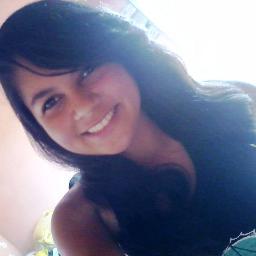'- Não tenho tempo para
odiar as pessoas que me
odeiam, estou ocupado
demais amando quem me
ama (: