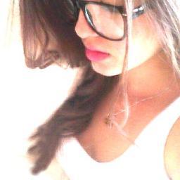 RegiaLaraa's profile picture. 