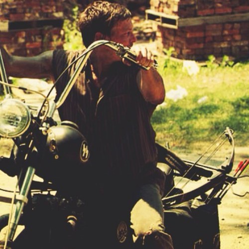 Don' talk a me, 'less ya wan' an arrow in ya ass. {RP Account 18+}