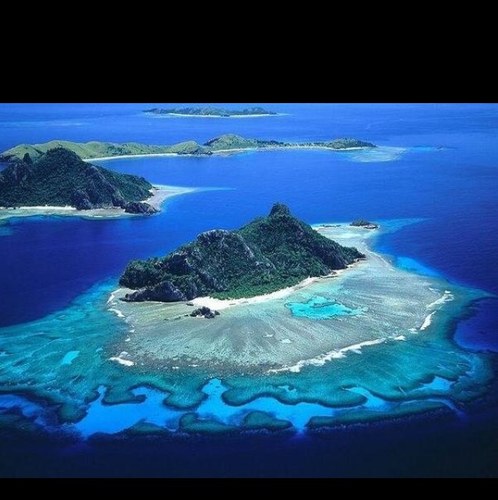 Tweeting the worlds most amazing pictures.