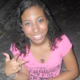Prefiro ser chamado de anti-social do que fingir que gosto das pessoas..