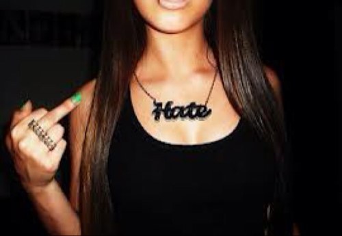 Just a Teen brunette tweeting,Follow.❤