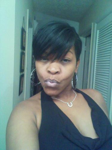A QUEEN FROM QUEENS N.Y. PHILLIPEAN, JAMAICAN ,  NATURALLY  BEAUTIFUL, PROUD MOM, SINGER . WILL TAKE ANY MAN BREATH AWAY; TRUST MI! LOL DONT LIKE MI BITE MI!!i