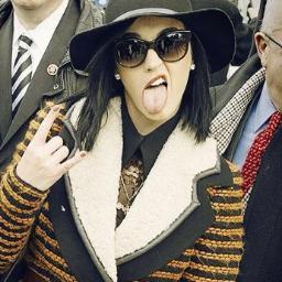 MeComePerry's profile picture. De uma cantora gospel para uma mulher que mata gummy bears soltando chantilly pelas teta. Keep Calm and follow me ♕    Since:: 17/01/13