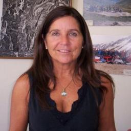 Profesora de Biología y Ciencias Naturales. Master en Filosofía aplicada. Subsecretaria de Educación Parvularia