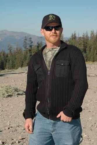 Proud father of my fantastic son. Heavy Equipment Mechanic. Oakland Raiders and A's are my teams. I ride motorcycles of all kinds.