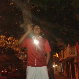 rogerck1698's profile picture. *ningun ser humano es perfecto somos de carne y huesos acuerdate de eso. *si tu me sigues yo te sigo;)