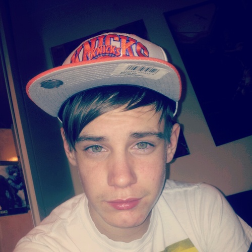 OfficialSpritsa's profile picture. Im Kacey , I Play For Kingstonian Football Club , And Im An Actor ... DOGS ARE GONNA BARK !!!