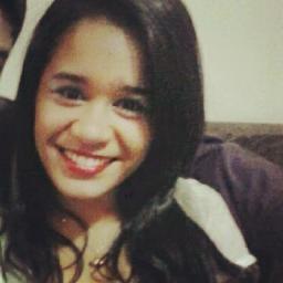 15 anos,chata,ciumenta, amo chocolate, sigo quem eu quero, Não gostou? Foda-se :)