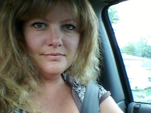 I am a mother of there, free up at the beach, love the ocean and boats. I also love to ski, play pool and darts, and love people and socializing.