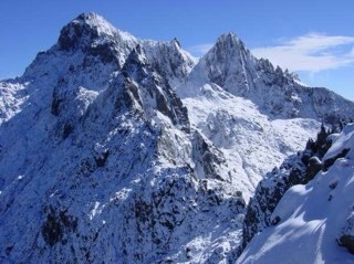 Madre, perseguidora de sueños hasta llegar a su destino. Amante de mi esposo, mis hijos y Venezuela. Abogado de la ilustre Universidad de Los Andes