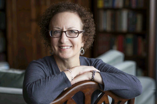 liz_vezina's profile picture. Passionate about books & libraries.