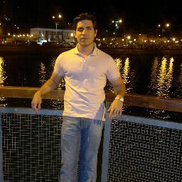 Licenciado en Turismo y Hoteleria.
Profesor Universitario.
Fanático del Automovilismo.
Hincha de River.
Seguime y te sigo.