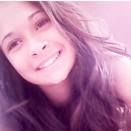 YasminBeneh's profile picture. Sigo todos de Volta *--*