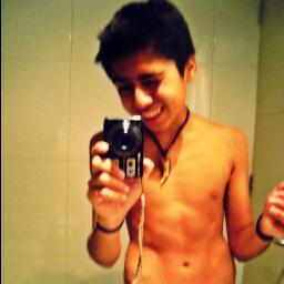 Hola Mi nombre es carlos me puedes llamar carlitos jeje soy simpatico y esup 3 me gusta jugar y eso 
Follow Me
