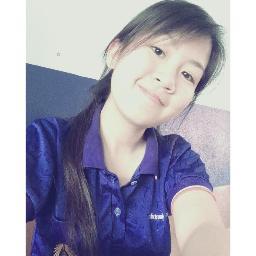 หลับตาฝันก็มีแค่ฉัน ไม่เคยพบใคร.
และฉันต้องรออีกนานเท่าไร  ที่จะเจอใครคนนั้น ..