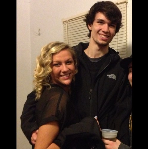 ShotOf_Brandie's profile picture. ✌✌