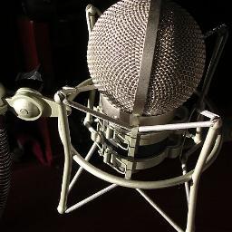 Small home studio under the flight path, Sydney, AU.
African guitar bands, pedal steel, CBGs...
Cakewalk! 
Latest: https://t.co/fMOIDnzAAQ