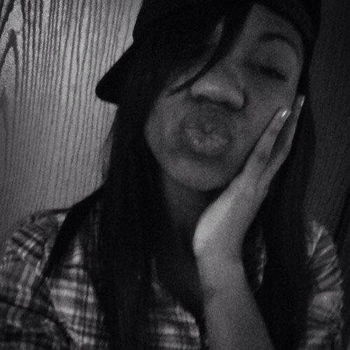 Follow MeHHHH! fOLLOW bACK!!! :) #SENIOR YEAR BXTCHZ !!! Future Pre-Med Student #Team Faithful! #BrownSkin #IDGAF #Team VictoriaSecret ;)