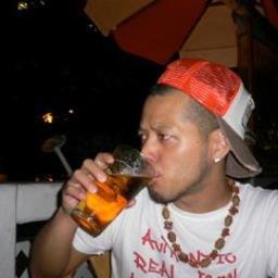 swagger25833's profile picture. ニートからパソコン一台で起業しました。今は、好きな時に好きなことができ、自由な生活が出来ています。旅行やみんなで集まってワイワイすることが好きです!(^^)!　SkypeID『xitsgoingdown』です。気になったら、質問や相談して下さい。