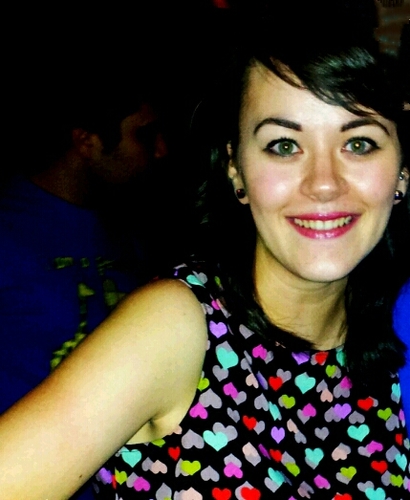 lookitscarly's profile picture. Small, dark haired, green eyed monster.