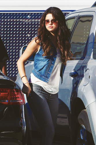 sellygomez931's profile picture. follow moi je rend