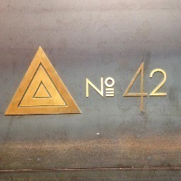 No42 Paris est un concept store adidas global unique regroupant des produits exclusifs et un espace évènementiel, ouvert du lundi au samedi de 11h à 19h.