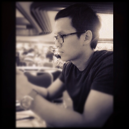 Rendi_Kain's profile picture. Learn to look everything from the bright side