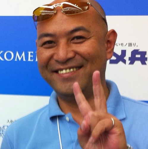 愛知県岡崎市で企画・デザインの仕事をやっています。 趣味は、バンド、猫、食べ歩き、旧車、無線 etc アイチTA27・JS2SFQ