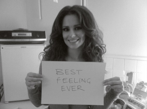 *Salutes*!I'm Becca,30th of june=my bday&CCs woot?& @CherylCole means more to me then she will ever know. ♥ #ProudIrishSoldier #Alouder #TeamGinge #TeamChim ♡☺