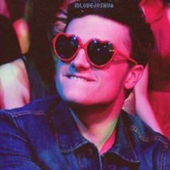 Amanda, Santa Catarina, 14. Joshua Ryan Hutcherson, meu amor por você é inexplicável. Eu te amo muito! Since: 20 de janeiro de 2013.