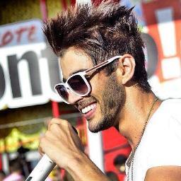 Você me fez acreditar em meus sonhos,e me ensinou a nunca desistir,por esse motivo nunca vou desistir de você ! @Gusttavo_lima
@juliarenger

15/06/12
