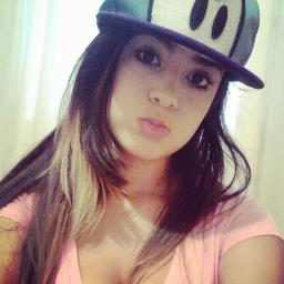 15 Anos , Feeia , chata , ciumenta , boba,, #Folow-me deiiça ;3