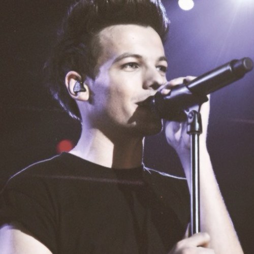 idk i love louis more than anyone in the world x3456765432345678