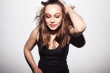 ElinsTV2no2's profile picture. Har jobbet i TV2 siden starten i 1992. V�rt TVs medarbeider i Europa(Brussel) i syv �r. N� er jeg stasjonert i New York. Verdens beste jobb.