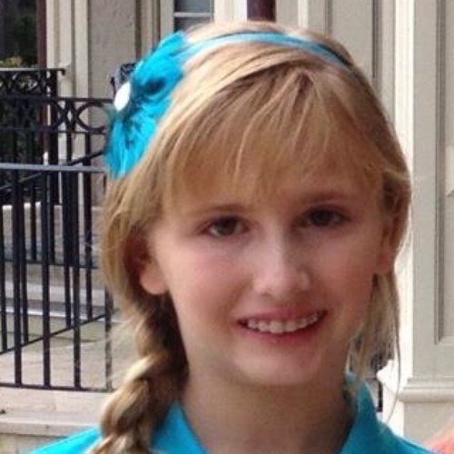 Hi! I'm Lexie, i helped film my twin sister @realsavannahsparks music video! Thanks for the follow! This is my fan account. I call my fans birdies