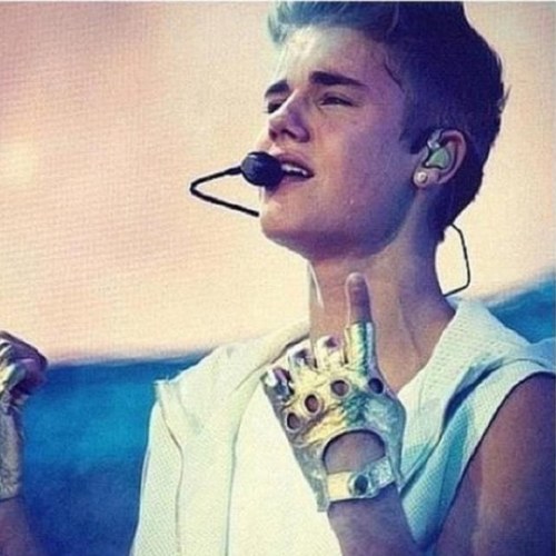 Since: 03/15/13 | Bieber, my true, forever and impossible love. | follow me and i follow you back! | love my followers ❤