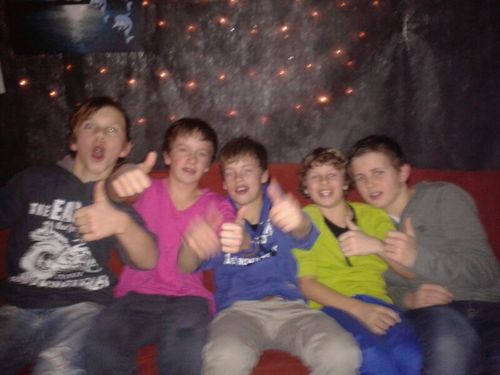 follow back-12 jaar-voetbal-van nispen D1-#teambadboy #teamlies ft philip ruigrok