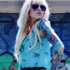 MakeupHunter_'s profile picture. Tattooed wife and blogger