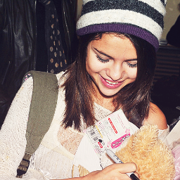 SelMarieEpic's profile picture. Hey I'm @selenagomez's big fan. I love her more than everything ♥
This twitter is made like her fan site :) I follow Selenators (: