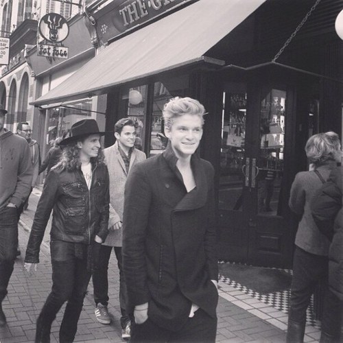 Mentally dating a boy named Cody Simpson who doesn't have any idea that I'm exist.