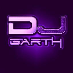 Ravero is a South african based artist/remixer/ producer who started producing house music in 2009.