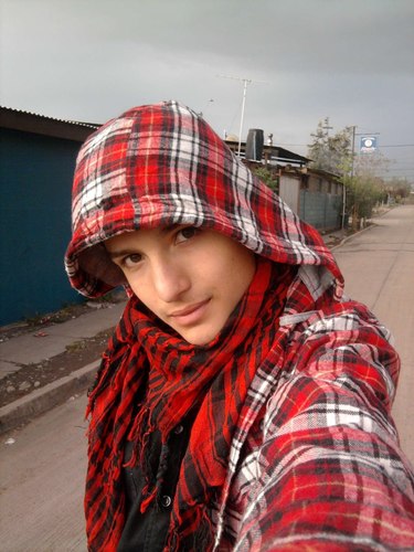 Soy una persona que trabaja el arte del origami, ademas, sigo a Jesucristo mi salvador en todo por que el dio la vida por mi y por eso soy fiel a el y lo amo.