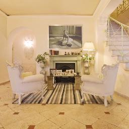 A Forte dei Marmi c'è una realtà immersa nel verde della pineta, ad  appena cento metri dal mare: è l'Hotel Mignon, perfetta sintesi di ospitalità e buon gusto.