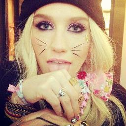 My name is Soukaina ..im a @keshasuxx fan , shes my life, my idol :)  Followed by @codysimpson I love youuu :)  ...all that matters is the beautiful life :)