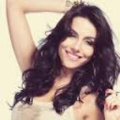 @melanifromwiak uma estrela me disse q ñ te conhecia,fique triste!Mais veio o sol ele me disse q as estrelas mentem quando sabem q alguem brilha mais q elas!