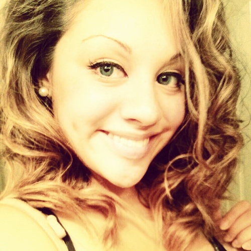 Single | Classy | Independent | Intelegent | Talented | Wanna know me? Follow & I'll follow back! ;) #TeamLeo #AmericanLatina #Funsize #Sweetheart