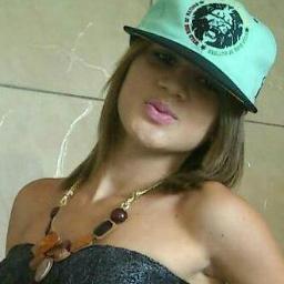 Pra q bio ? Não descreve minhas qualidades e nem meus defeitos u.u , quer me conhecer ? Só apertar o botão FOLLOW-ME ((: one kiss :*