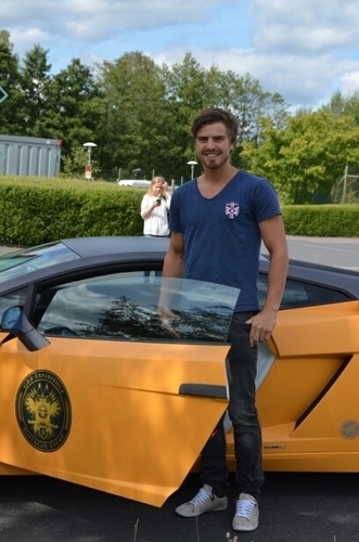 11Hassel's profile picture. 